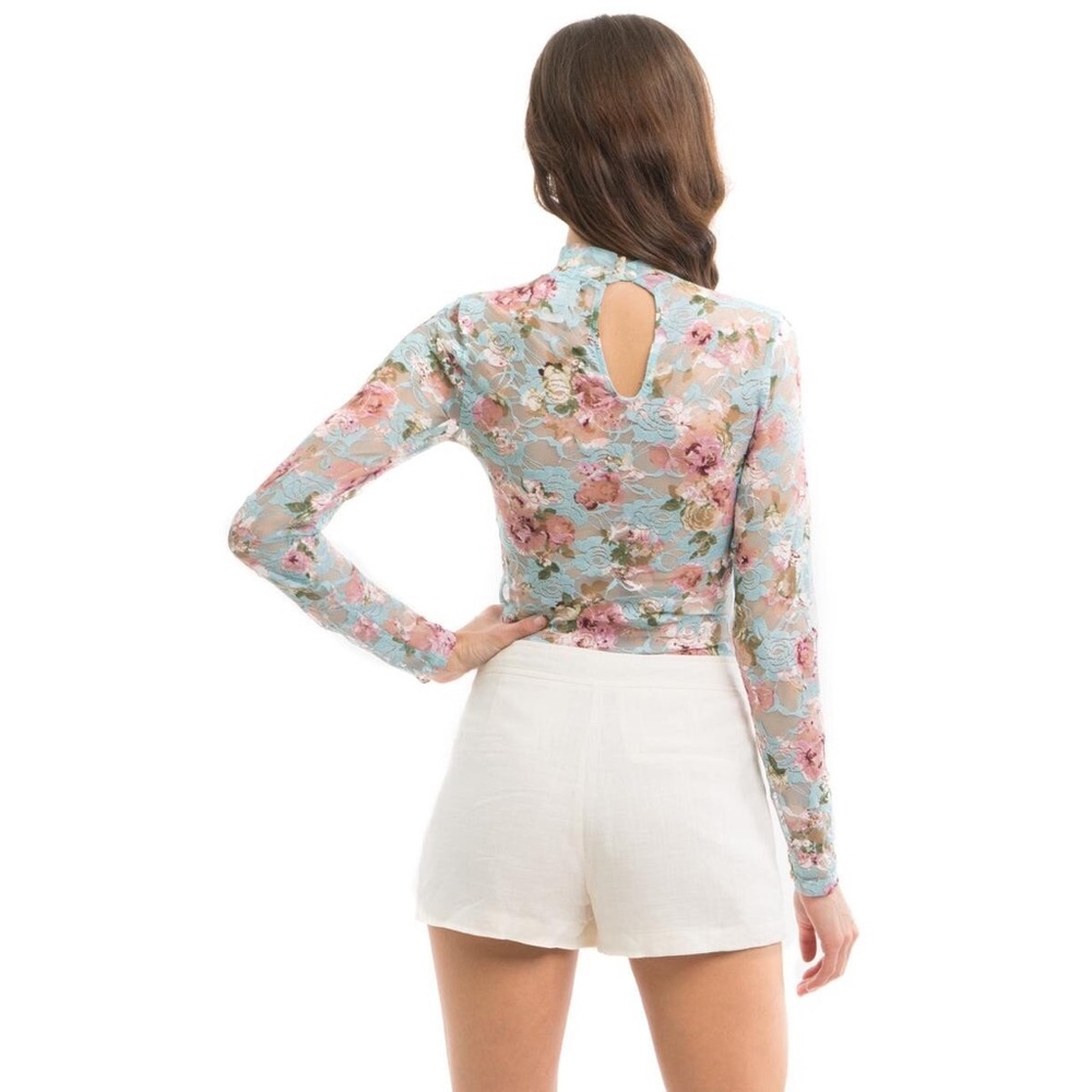 Ivory Linen Shorts - Picture 5 of 6